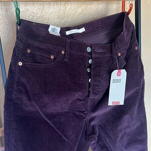 Womens Levi’s wedgie skinny - velvet button flys - size 31